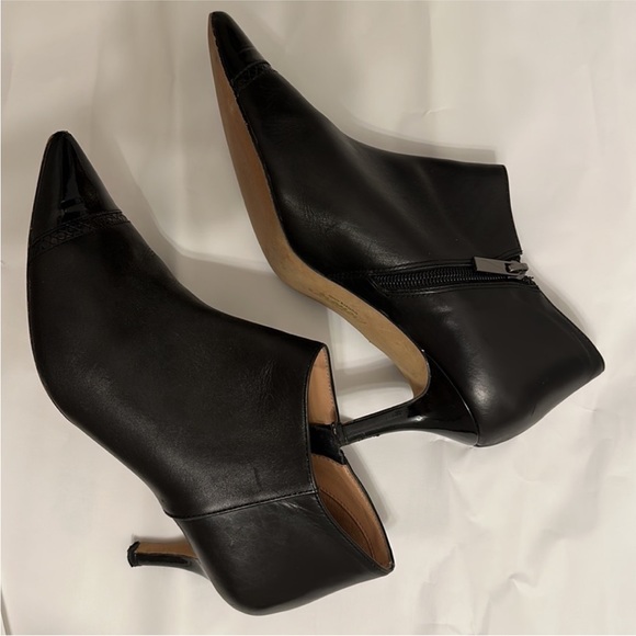 Trotters Leather Booties, 7.5W - Picture 11 of 16